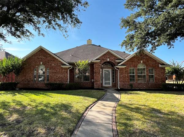 1017 Kenbob Circle, Carrollton, TX 75007