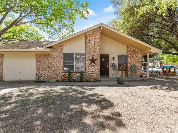 1402 Randy Drive, Weatherford, TX 76086