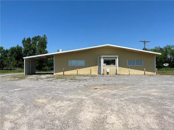 101 N Oklahoma Avenue, Cement, OK 73017