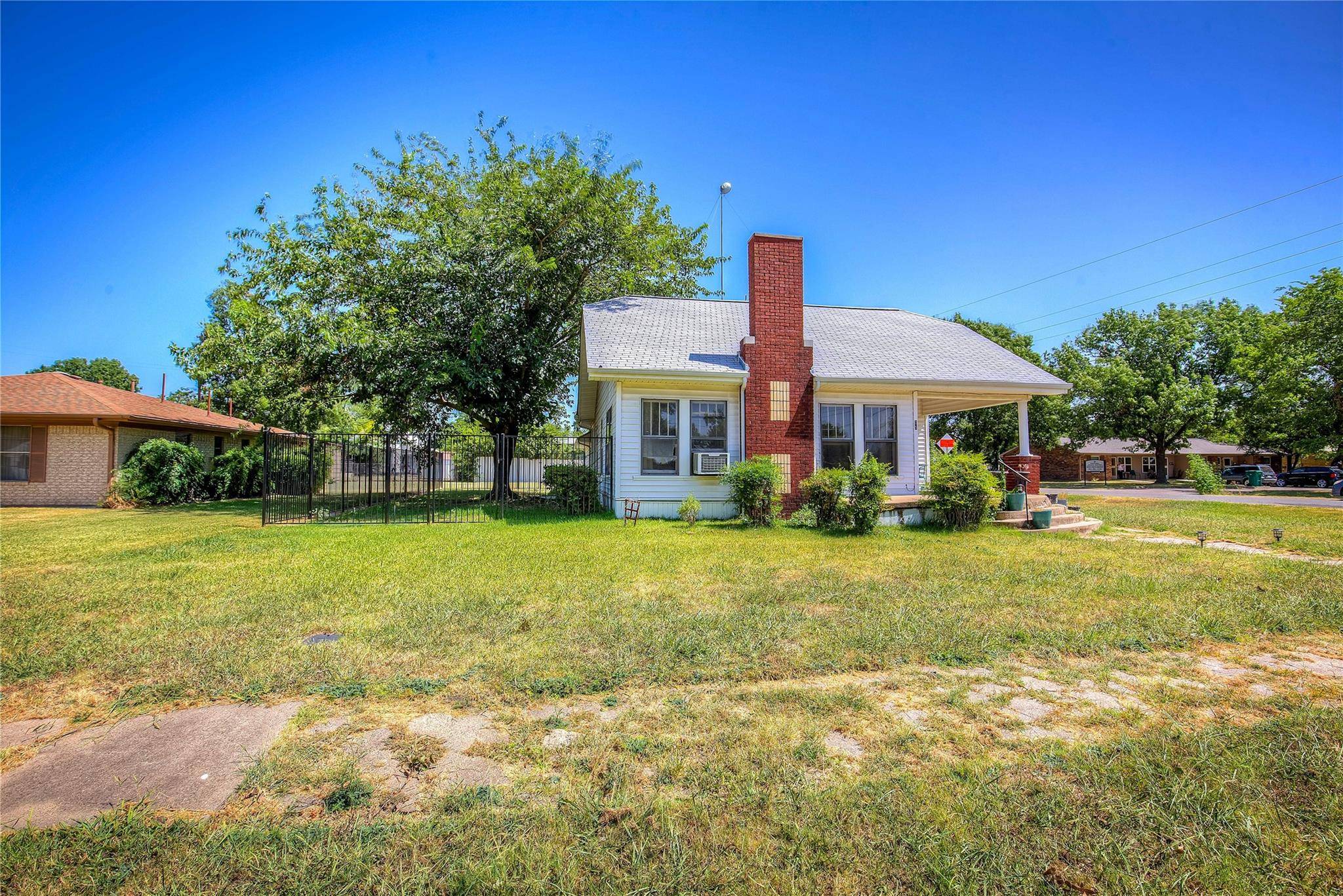 Honey Grove, TX 75446,905 Hickory Street