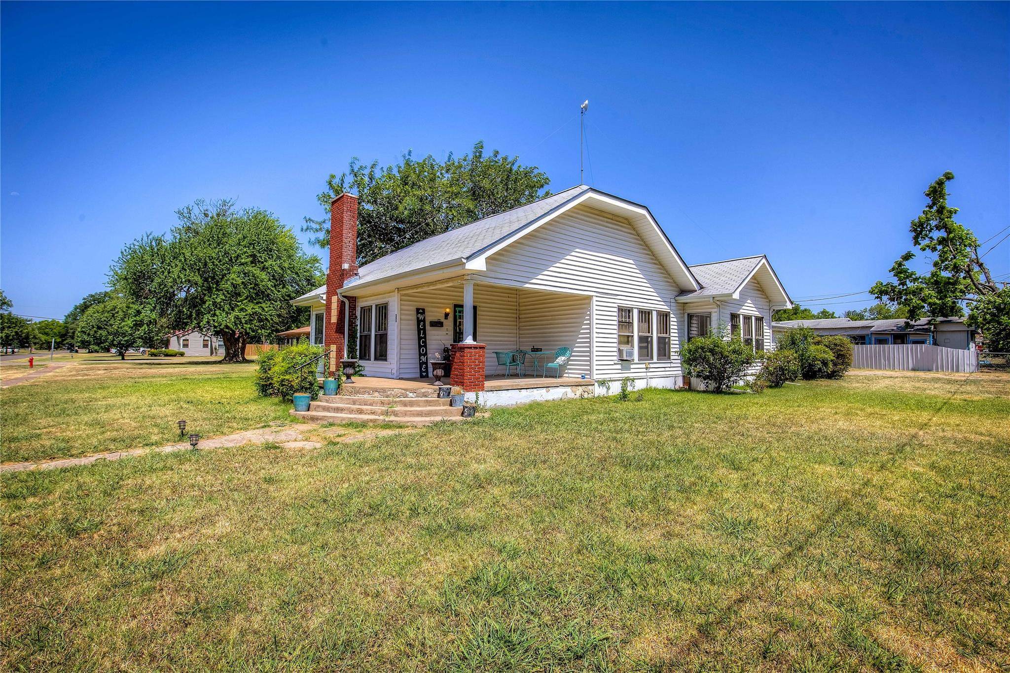 Honey Grove, TX 75446,905 Hickory Street