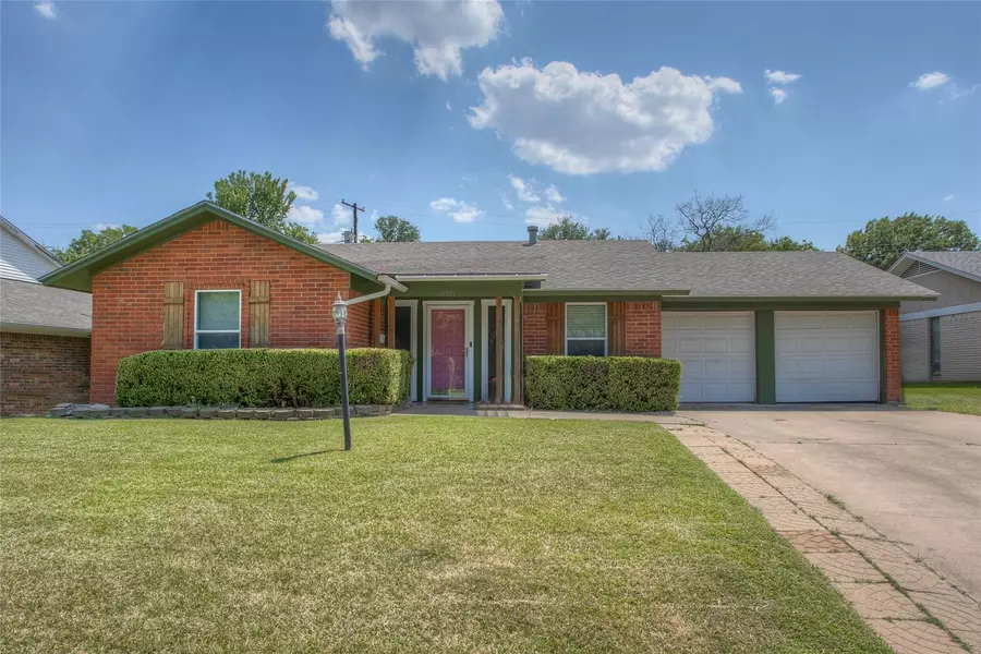 3008 Portales Drive, Fort Worth, TX 76116