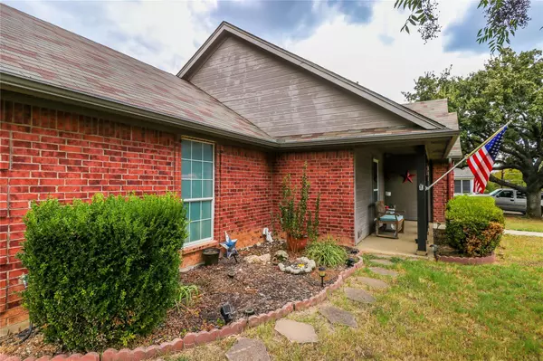 Mansfield, TX 76063,106 S 3rd Avenue