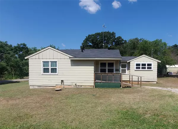 309 N Cedar Street, Springtown, TX 76082