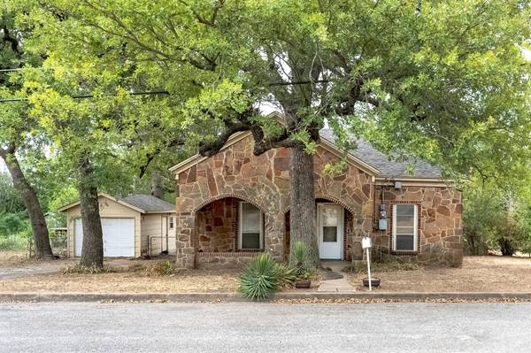 315 Cleveland Avenue,  Weatherford,  TX 76086