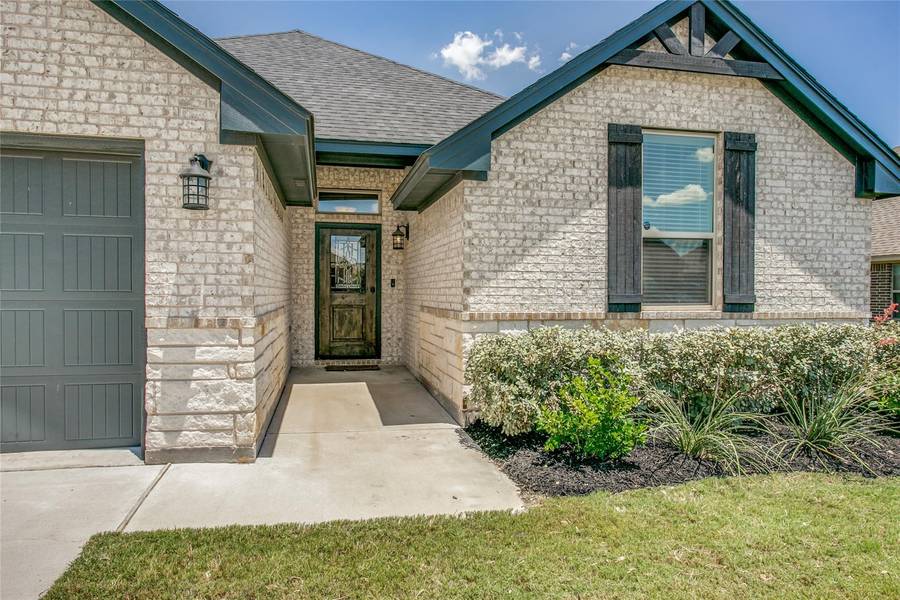 208 Mckittrick Lane, Godley, TX 76044