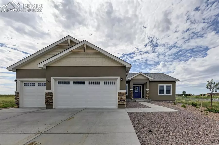 1582 E Blue Mesa LN, Pueblo West, CO 81007