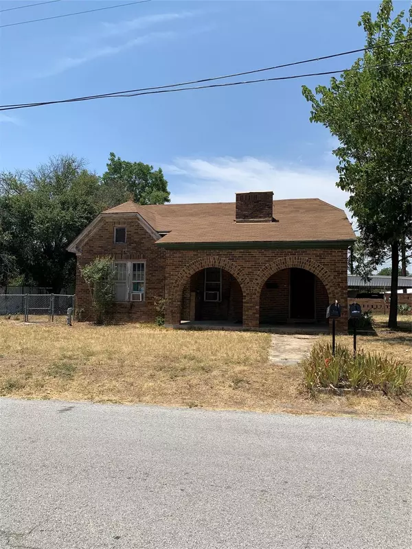 300 S Hill Street,  Decatur,  TX 76234