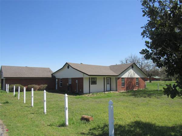 7597 State Highway 34 N, Wolfe City, TX 75496