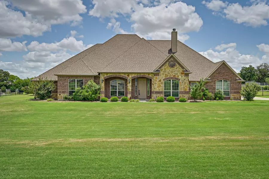 225 Diamond Rose Drive, Burleson, TX 76028