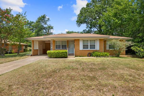 2410 Sampson Drive,  Tyler,  TX 75701