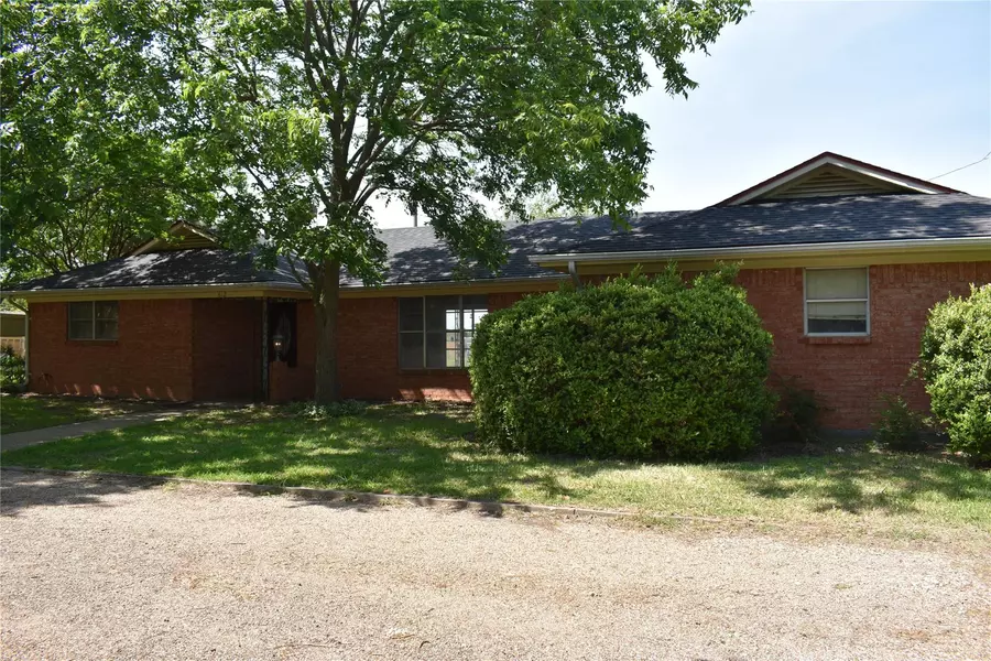 612 S Files Street, Itasca, TX 76055