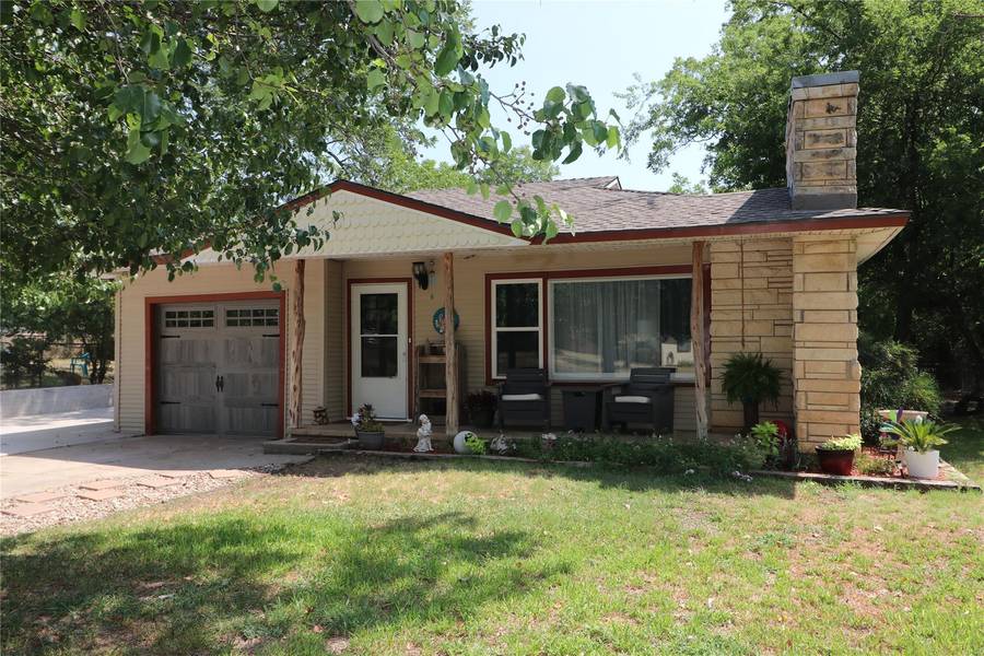 105 Greenview Drive, Stephenville, TX 76401