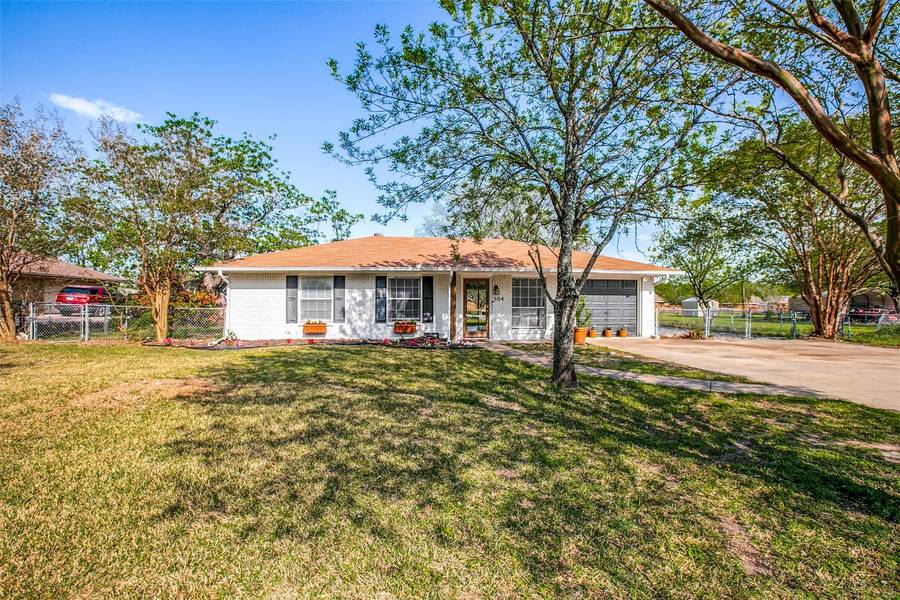 504 Butterfly Lane, Red Oak, TX 75154