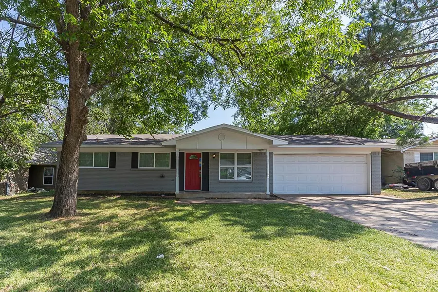 2506 Skylark Drive, Arlington, TX 76010