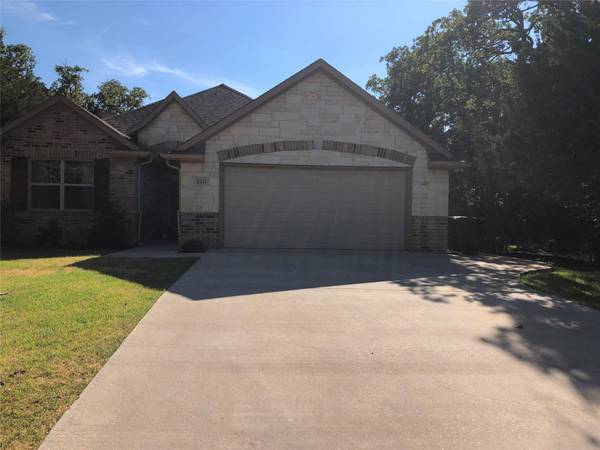 213 Colt Drive, Lake Kiowa, TX 76240