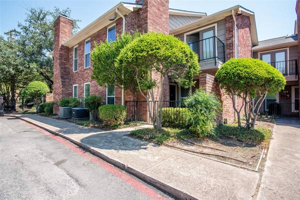 7510 Holly Hill Drive #102, Dallas, TX 75231