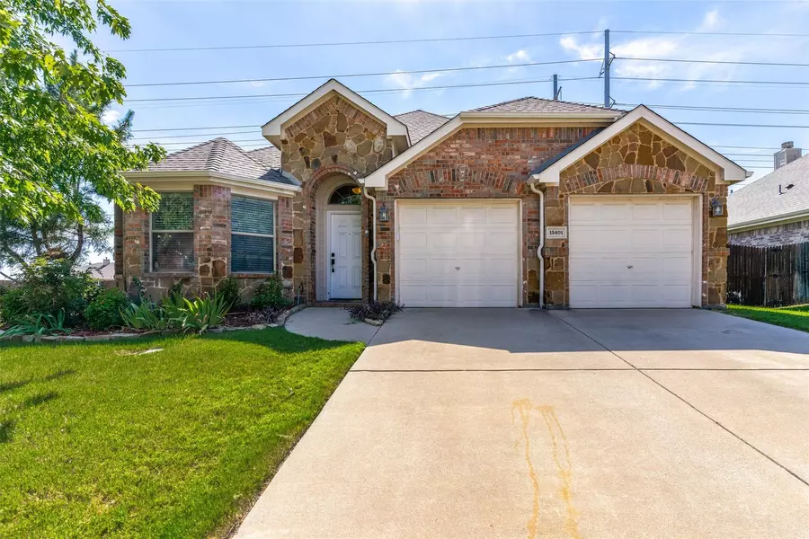 15401 Yarberry Drive, Fort Worth, TX 76262