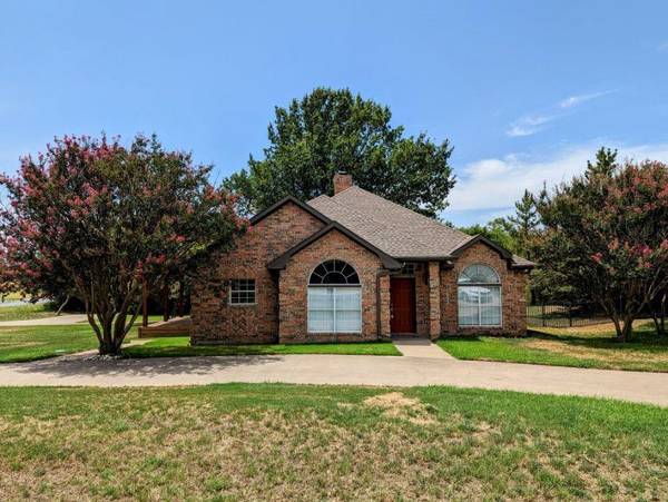 100 SAN CHEZ, Lake Kiowa, TX 76240