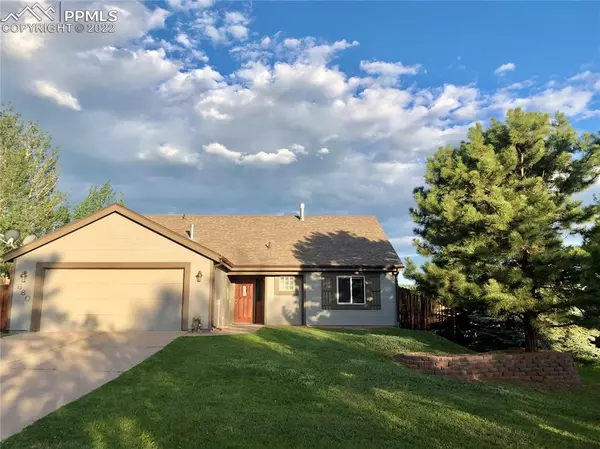 680 Calico CT, Woodland Park, CO 80863