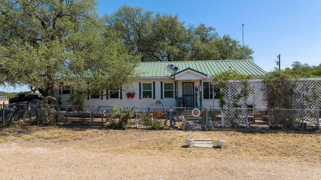 1260 County Road 153, Purmela, TX 76566