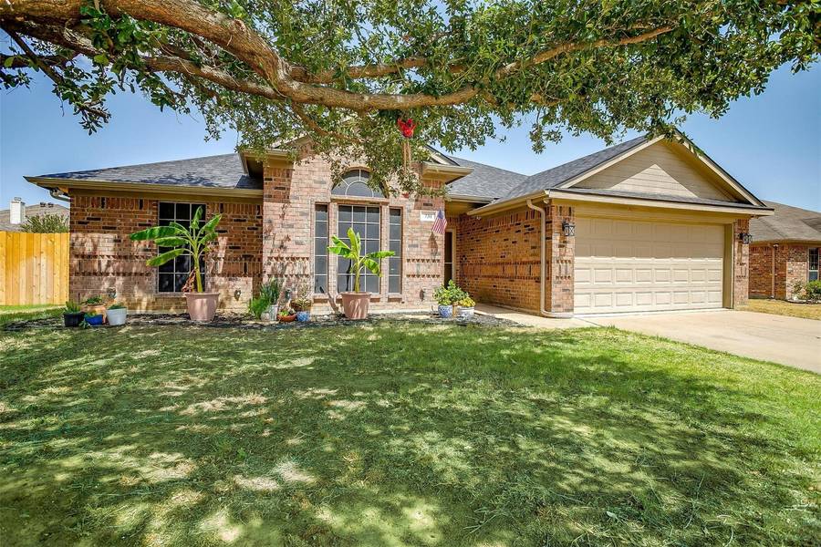 731 E Sheila Circle, Joshua, TX 76058