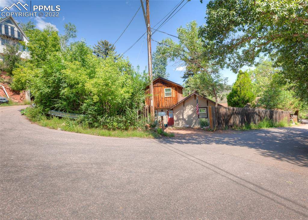 Manitou Springs, CO 80829,134 South PATH