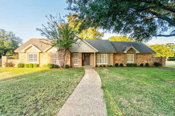 719 Stonelake Drive, Cleburne, TX 76033