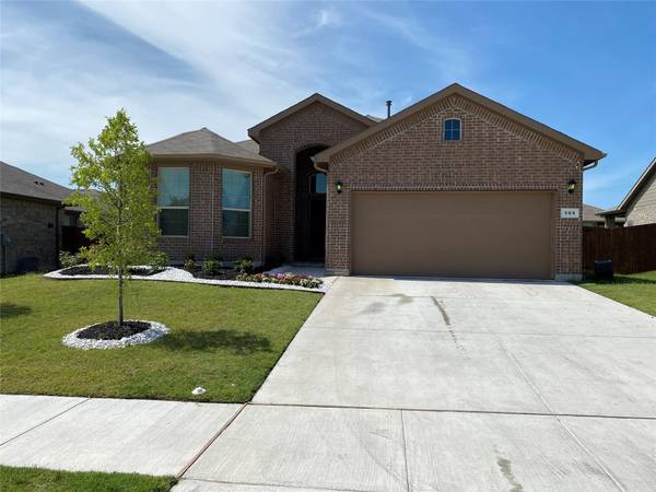 569 Lindisfarne Lane, Saginaw, TX 76131