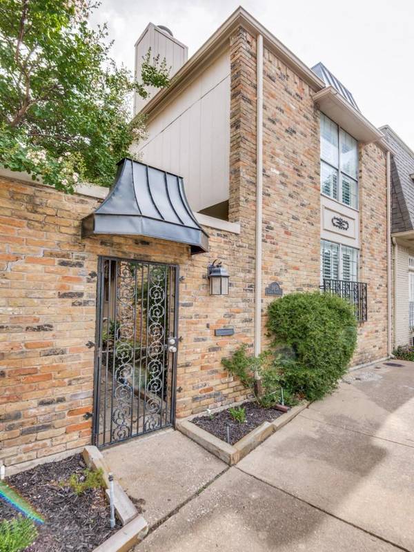 3851 S Versailles Avenue, Dallas, TX 75209