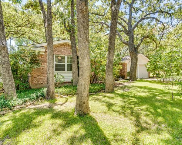 2236 Oak Hill Drive, Bedford, TX 76022