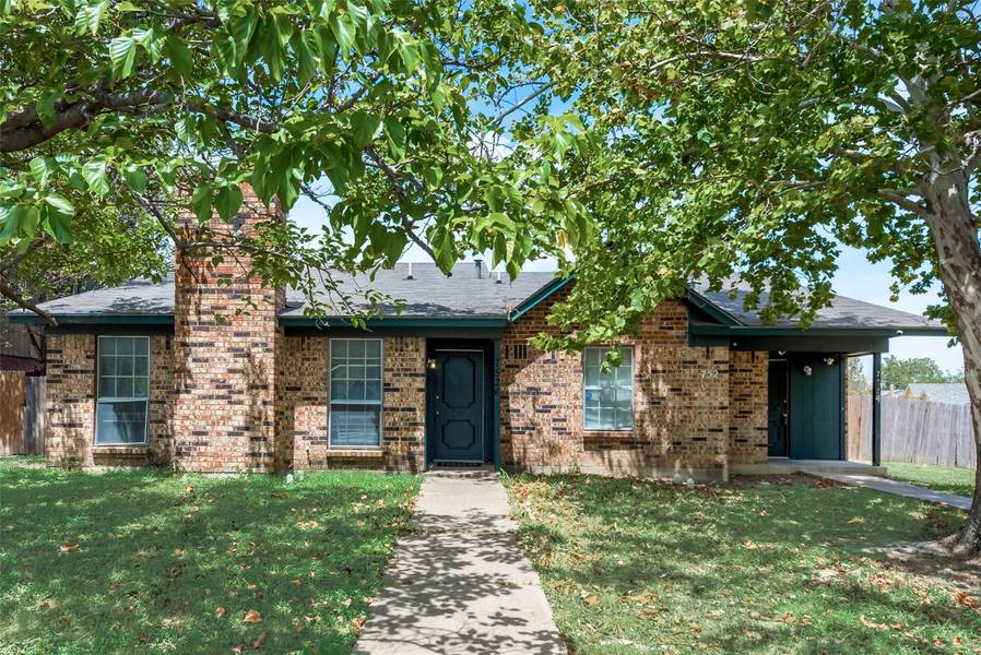 7524 Tiffany Meadows Lane, Fort Worth, TX 76140