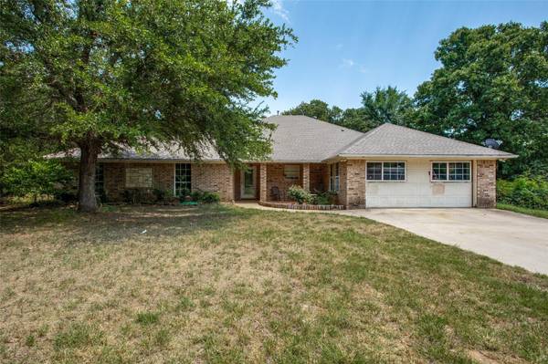 790 Sleepy Hollow Lane, Valley View, TX 76272