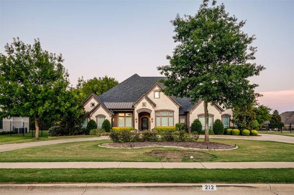 212 Katy Lake Drive, Waxahachie, TX 75165