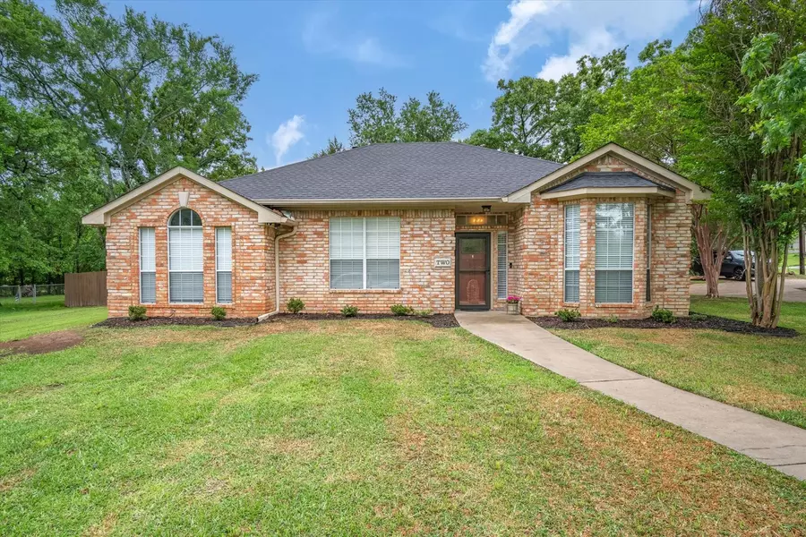 2 Bentwood Circle, Canton, TX 75103