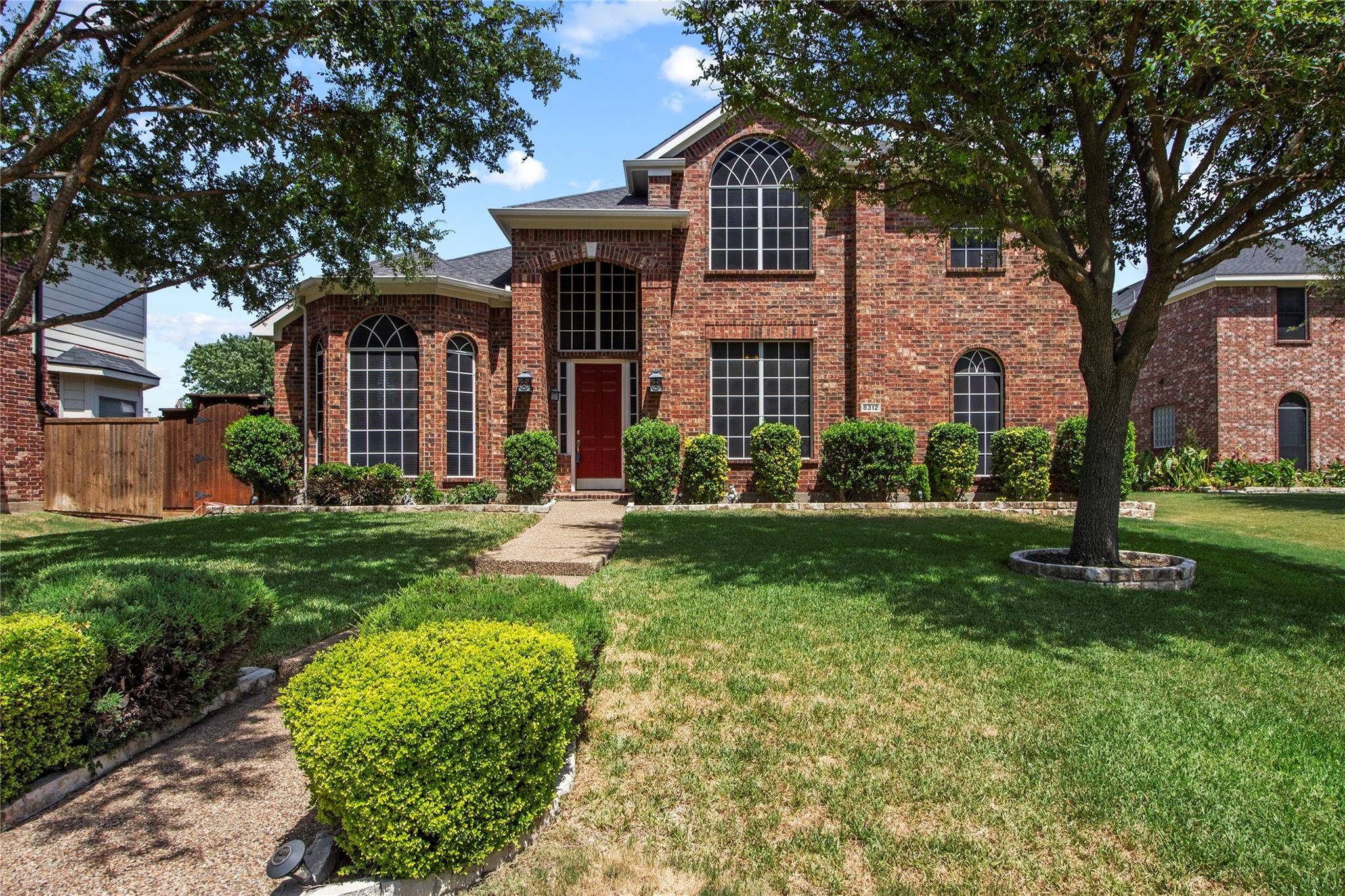8312 Towne Bridge Drive, Frisco, TX 75035
