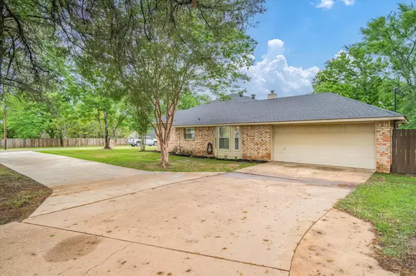 Canton, TX 75103,2 Bentwood Circle