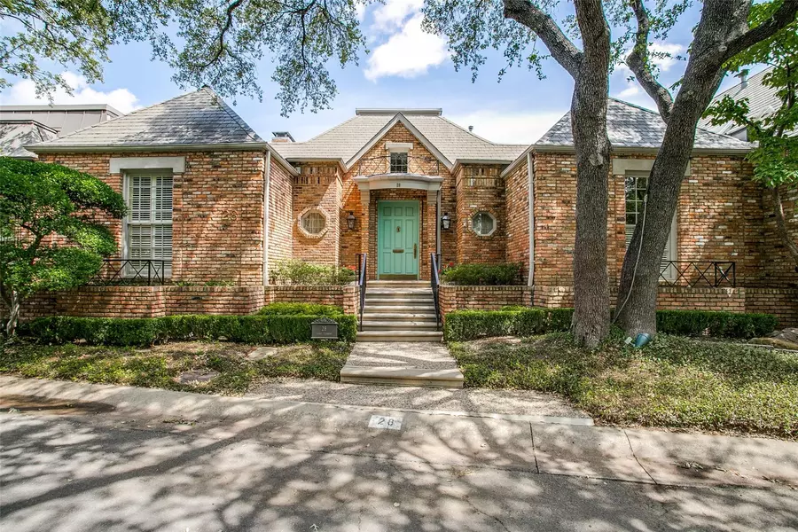 28 Saint Laurent Place, Dallas, TX 75225