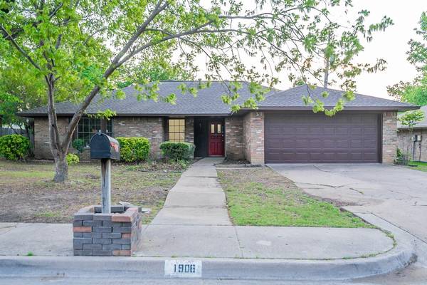 1906 Aspen Drive, Lewisville, TX 75077