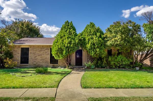 3013 Villa Sur Trail, Dallas, TX 75228