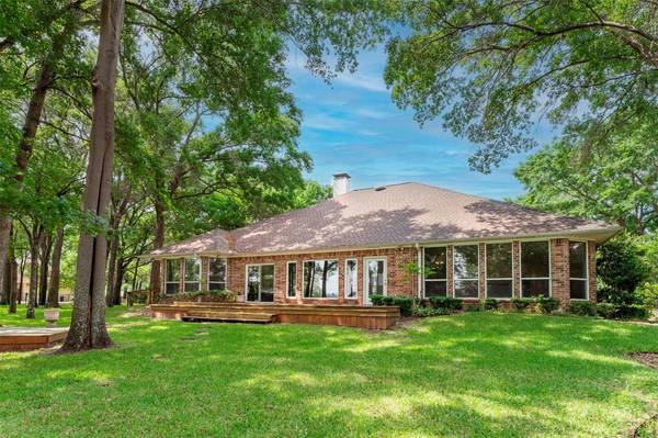 225 Lakeside Drive, Malakoff, TX 75148