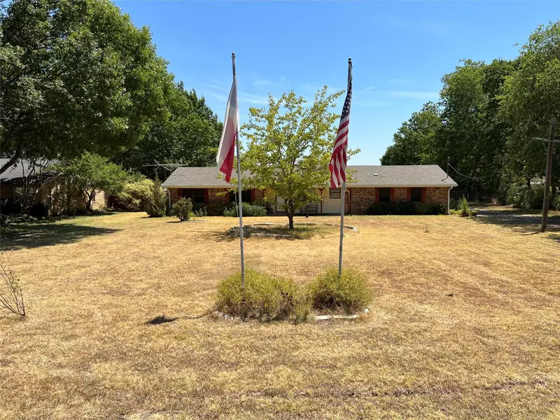 1133 N. John Douglas Road, Van Alstyne, TX 75495