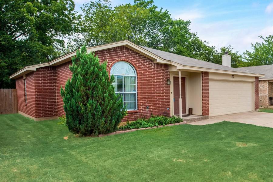 408 Hollyberry Drive, Mansfield, TX 76063