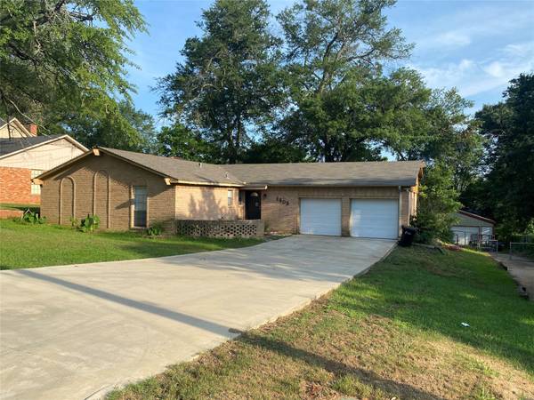 1503 Hillcrest Street, Jacksonville, TX 75766