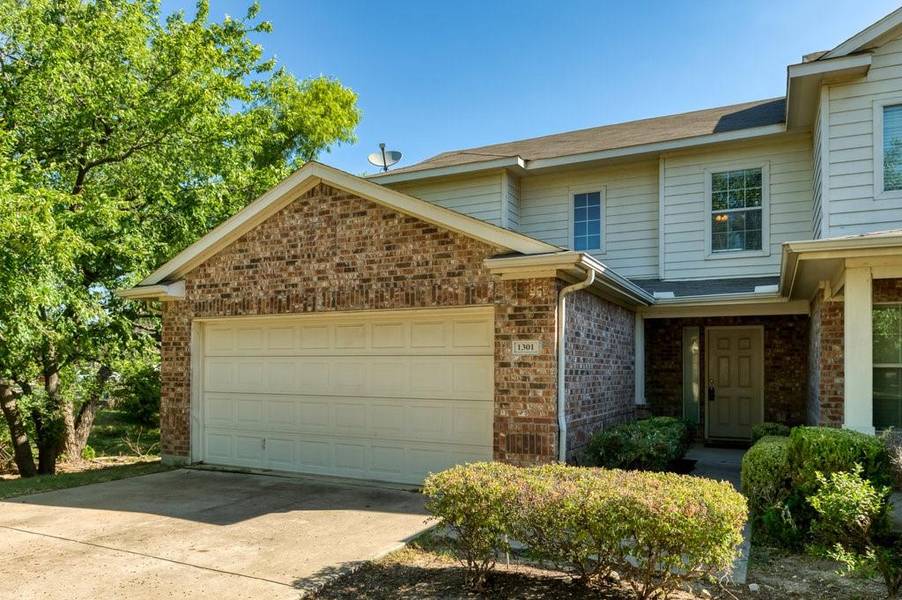 1301 Saddle Blanket Court, Fort Worth, TX 76131