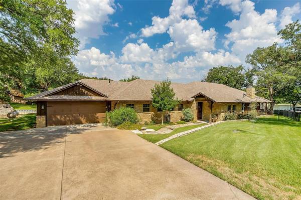 3818 Silver Creek Court, Granbury, TX 76048