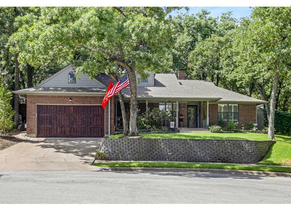 2161 Steeplewood Drive, Grapevine, TX 76051