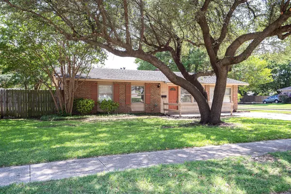 Richardson, TX 75080,827 Vinecrest Lane