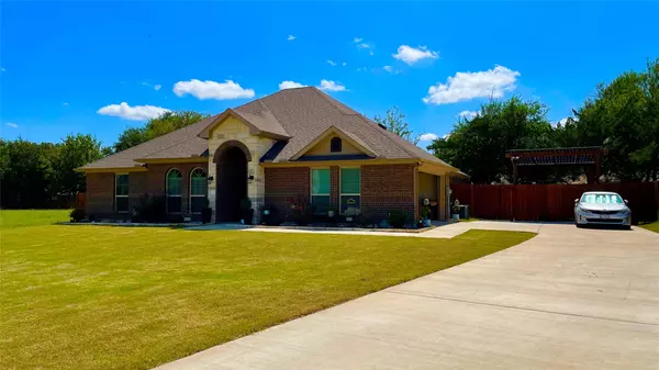 705 Royse Ridge Road, Ennis, TX 75119