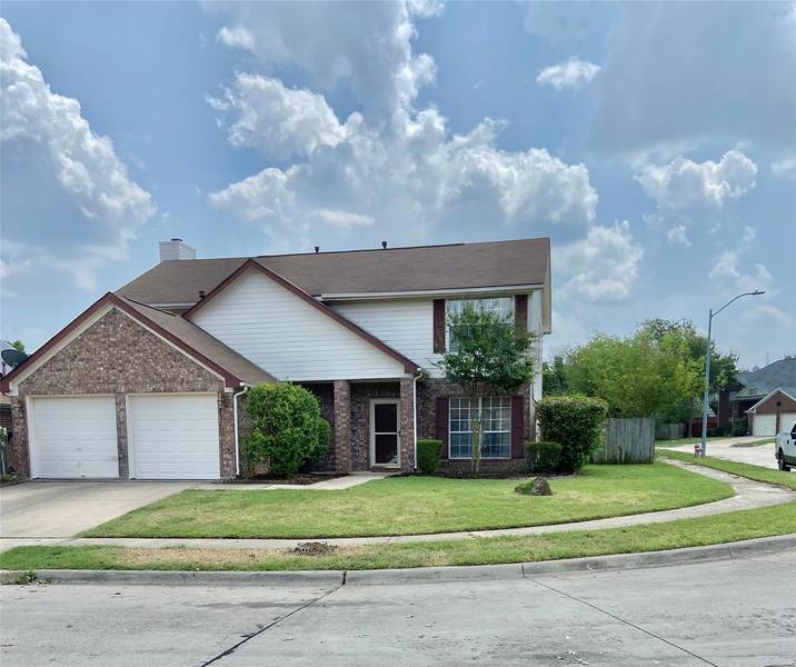 2605 Chesapeake Street, Euless, TX 76040